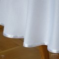 OBRUS ŚWIĄTECZNY OKRĄGŁY PLAMOODPORNY SUBTELNY BIAŁY wstążeczka