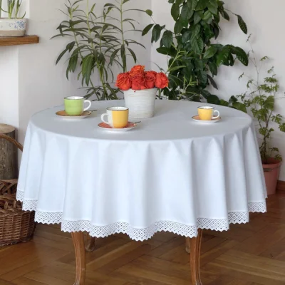 Okrągły biały obrus Lena Premium, dwustronny, z bawełnianą koronką Antonina, plamoodporny, styl świąteczny