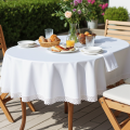 Obrus owalny ANTONINA w codziennej aranżacji stołu. Dwustronny, plamoodporny obrus z koronką sprawdza się podczas codziennych posiłków.