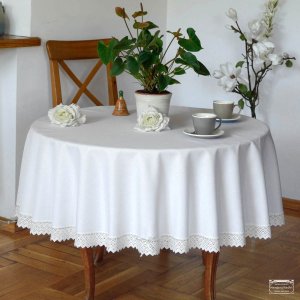 Obrus okrągły biały plamoodporny z koronką – 120–170 cm Antonina