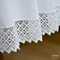 OBRUS OKRĄGŁY PLAMOODPORNY BIAŁY Z KORONKĄ ANATOLA koronka bawełniana